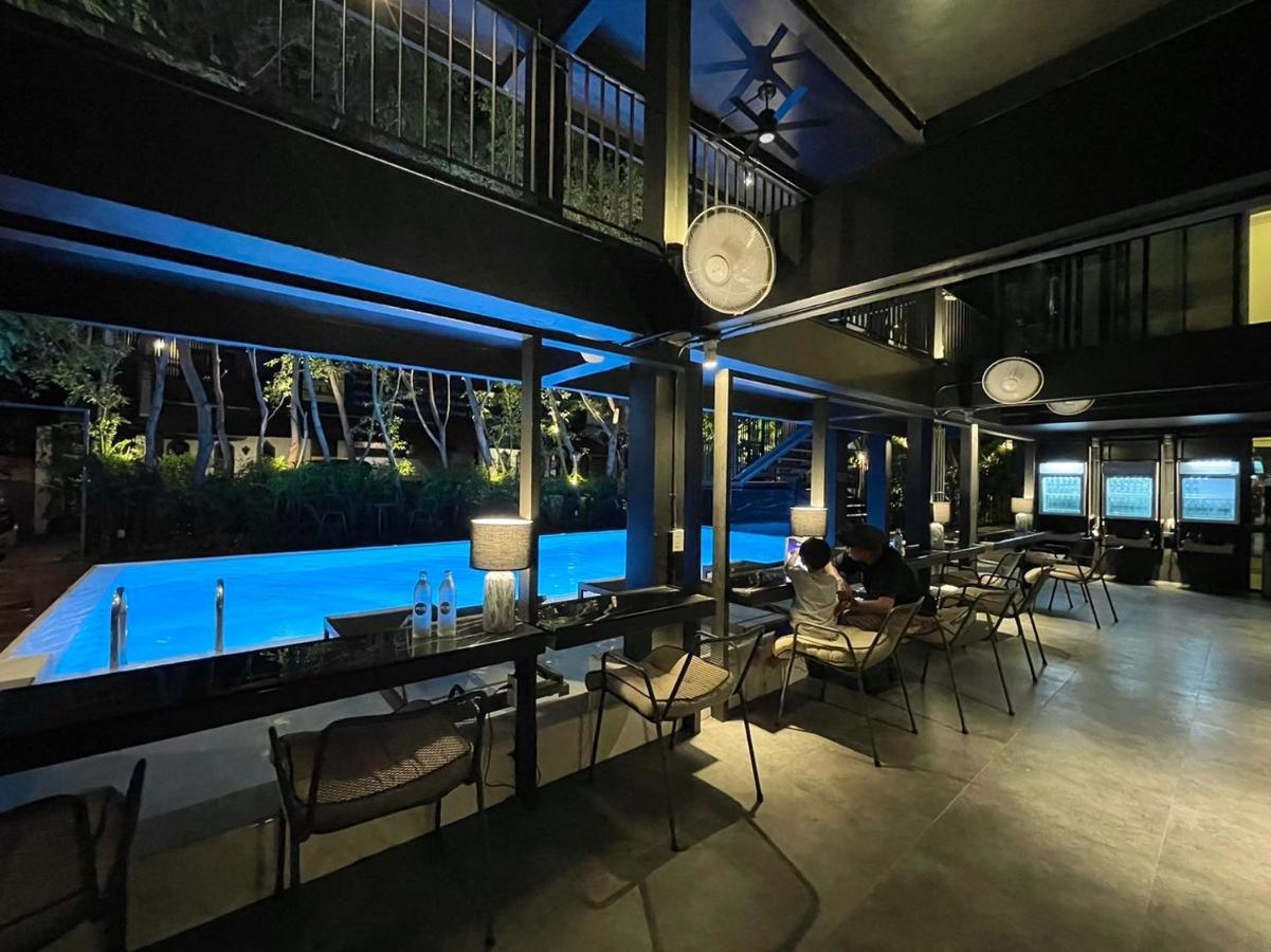Por Santitham Hotel Chiang Mai Buitenkant foto