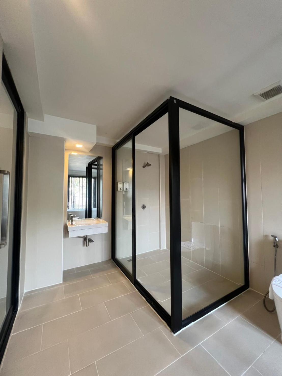 Por Santitham Hotel Chiang Mai Buitenkant foto